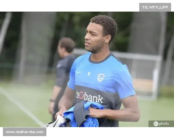 亨克比甲客场逆转，吴贤揆替补染黄